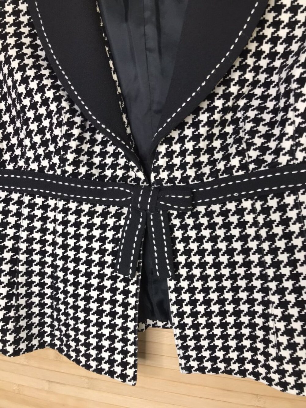 Alberto Makali Black & White Houndstooth Jacket snap bow sz 10 - Picture 3 of 6